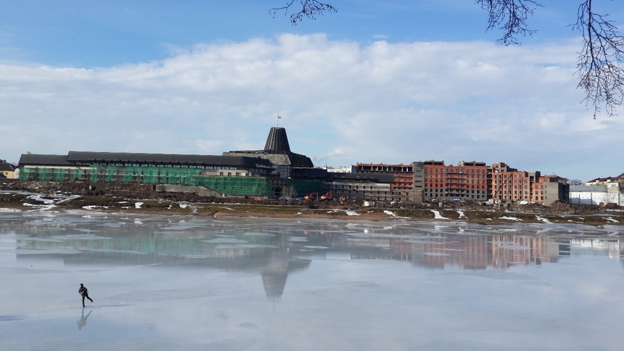 Снежница на льду реки Великов
