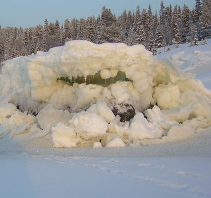 Торосы у берегов реки Умбы 2