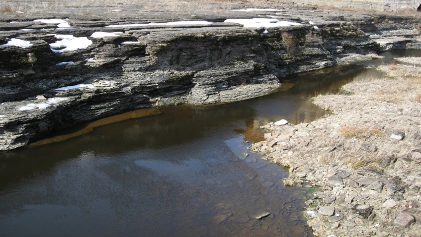 Уступ Нарвского водопада (г. Ивангород) Ордовикское плато